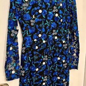 PrettyLittleThing Vibrant Blue Floral Midi Dress